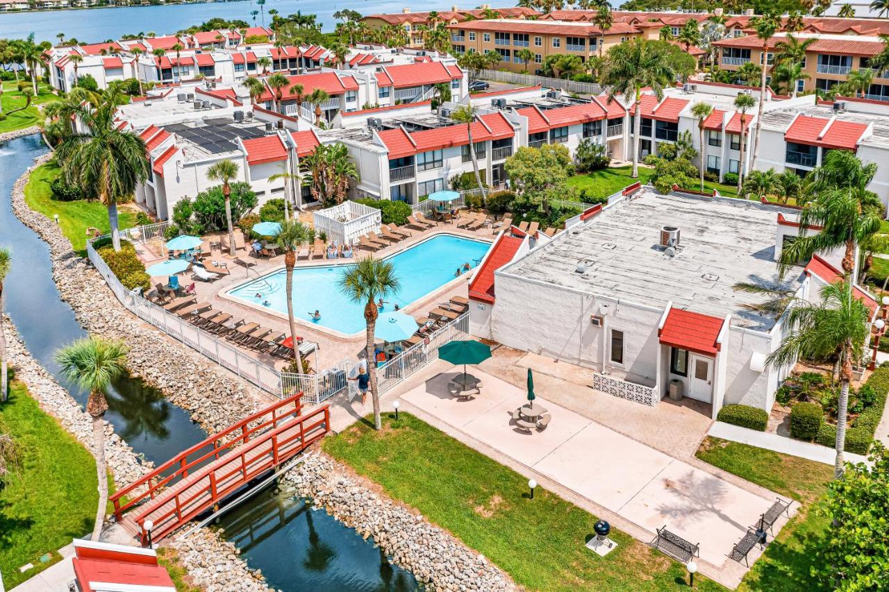 Runaway Bay Condos Bradenton Beach Room photo
