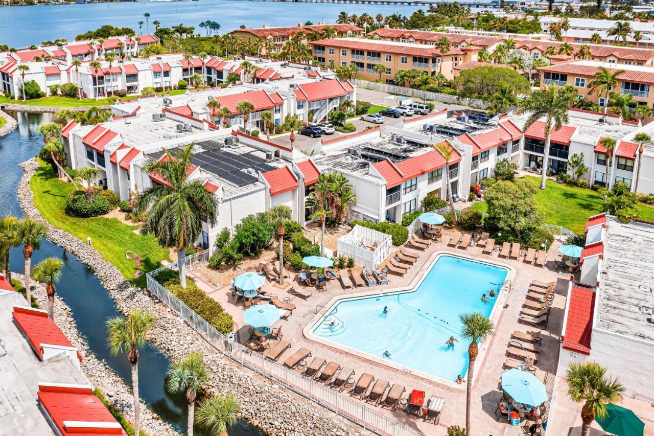 Runaway Bay Condos Bradenton Beach Room photo