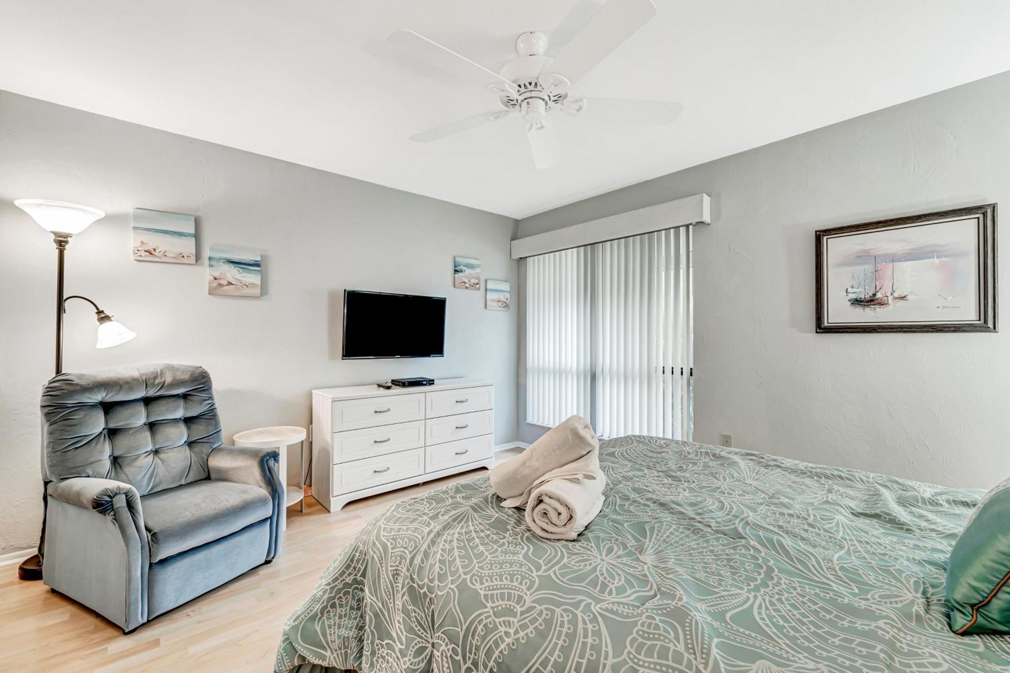 Runaway Bay Condos Bradenton Beach Room photo