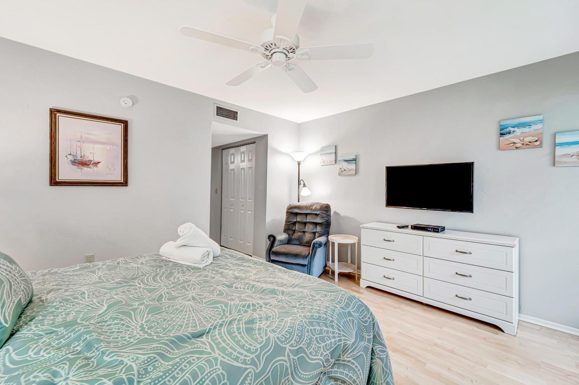 Runaway Bay Condos Bradenton Beach Room photo