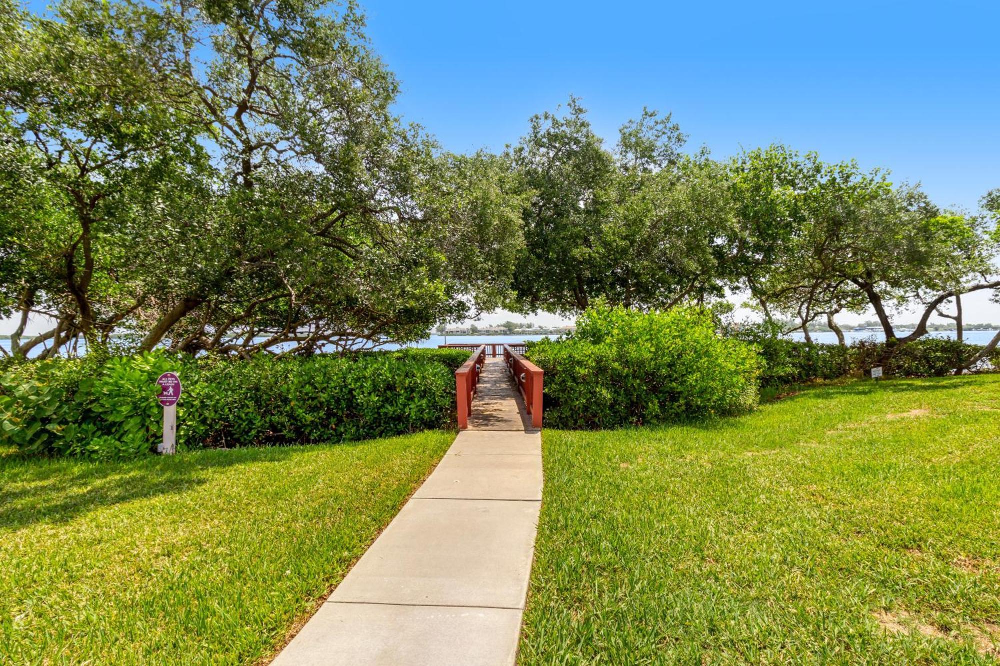Runaway Bay Condos Bradenton Beach Room photo